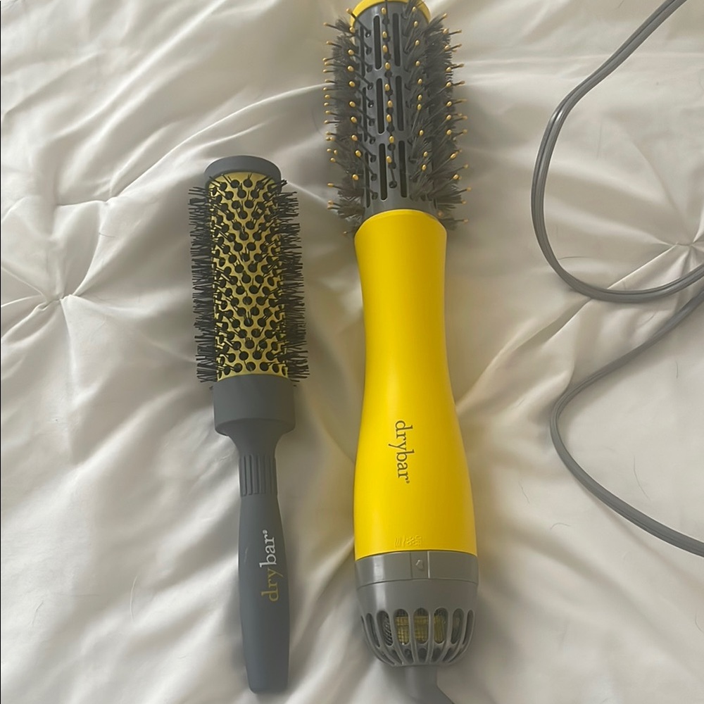 Brush hair dryer